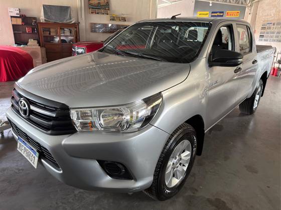 TOYOTA HILUX 2.8 POWER PACK 4X4 CD 16V DIESEL 4P MANUAL TOYOTA HILUX 2.8 POWER PACK 4X4 CD 16V DIESEL 4P MANUAL